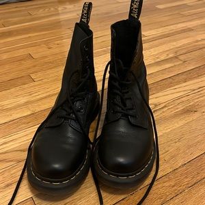 Dr. Martens Virginia Leather combat boots